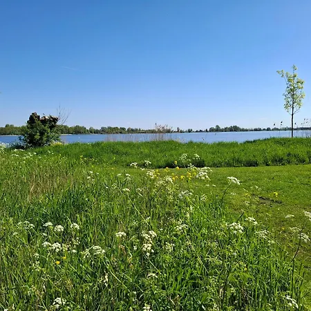 Sweetlake בית הארחה זוטרמיר